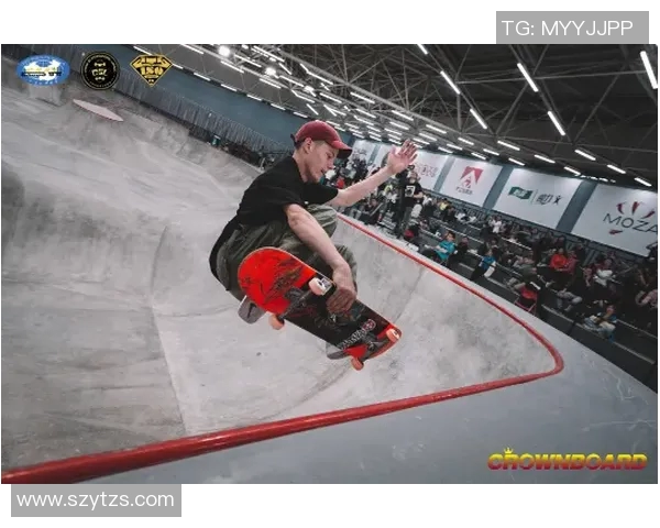 滑板深度解析南京滑板队的防守与反击策略揭秘